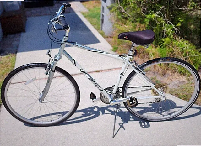 Bicycle 21 Speed Specialized Crossroads Hybrid Sport Road Bike Lrg trek trail