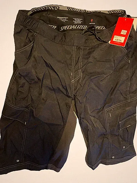 New! Specialized Trail Padded Cargo Shorts Mens XL 38 Black Relaxed Cycling Bike