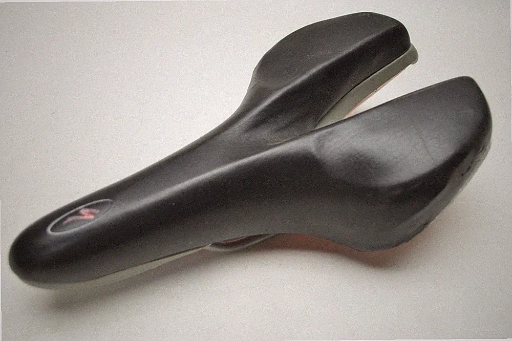 SPECIALIZED BODY GEOMETRY BICYCLE 149 MM COMFORT MANGANESE RAIL SEAT SADDLE