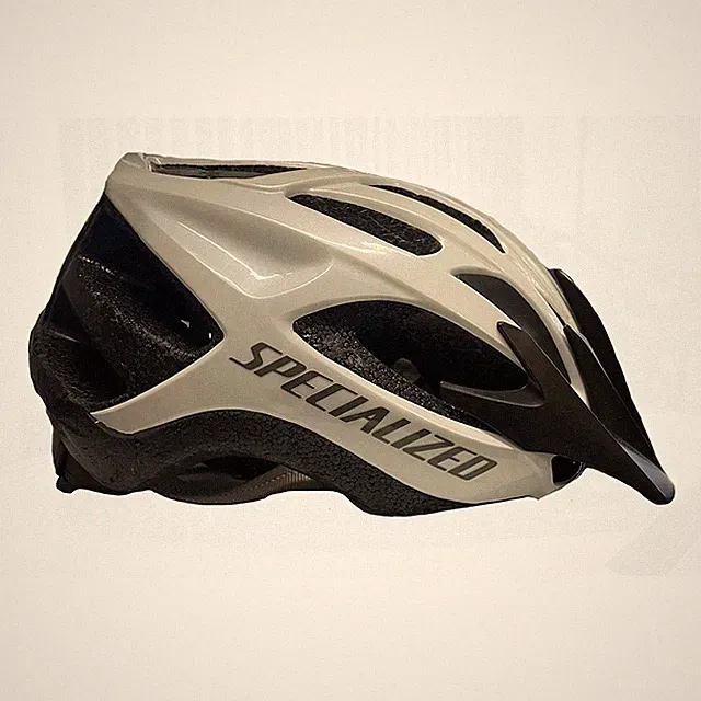 SPECIALIZED CYCLING MTB HELMET SIZE MEDIUM (56-60cm) - White/Back