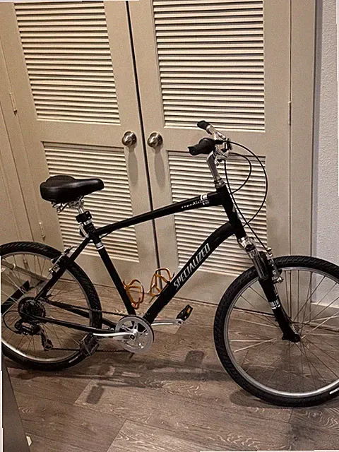 SPECIALIZED EXPEDITION MENS LARGE BIKE BLACK / READ