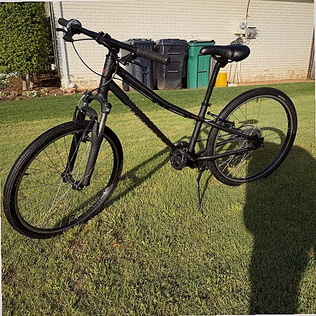Specialized Hot Rock 24” Bike – 8 Speed, Clean, Ready to Ride