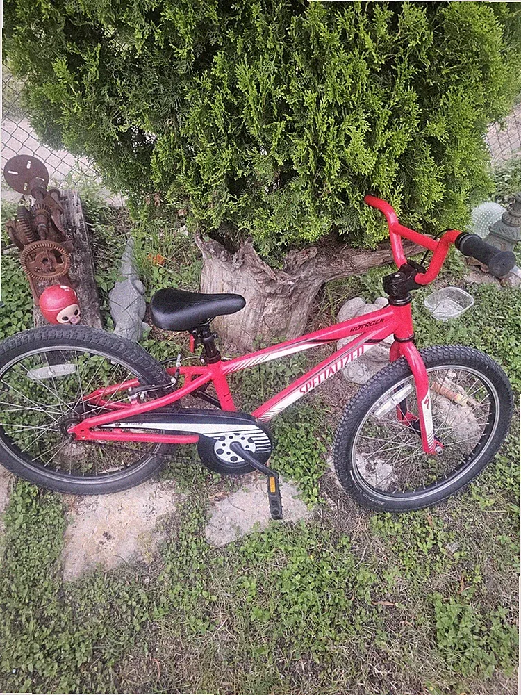 Specialized Hotrock 20 Kids Bike 20in Red/White/Black Steel BMX Bar 1-Speed