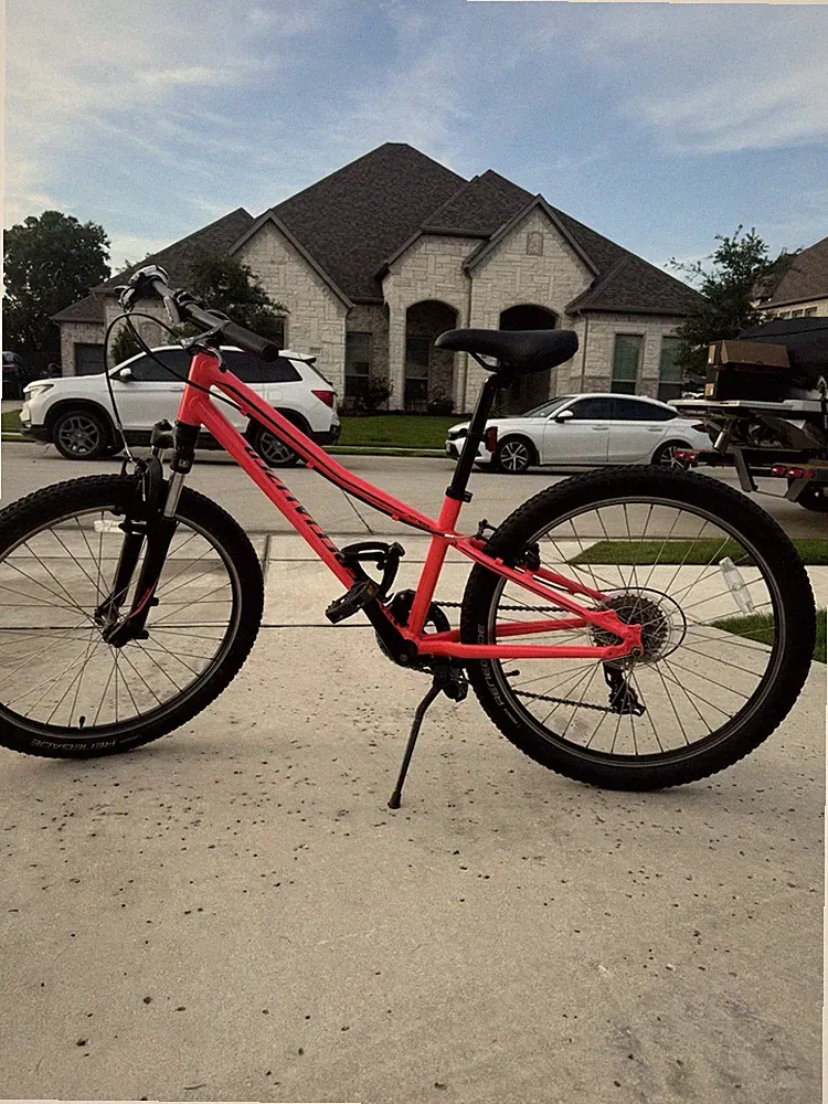 Specialized Hotrock 24” Kids Mountain Bike – Neon Pink – Excellent Condition