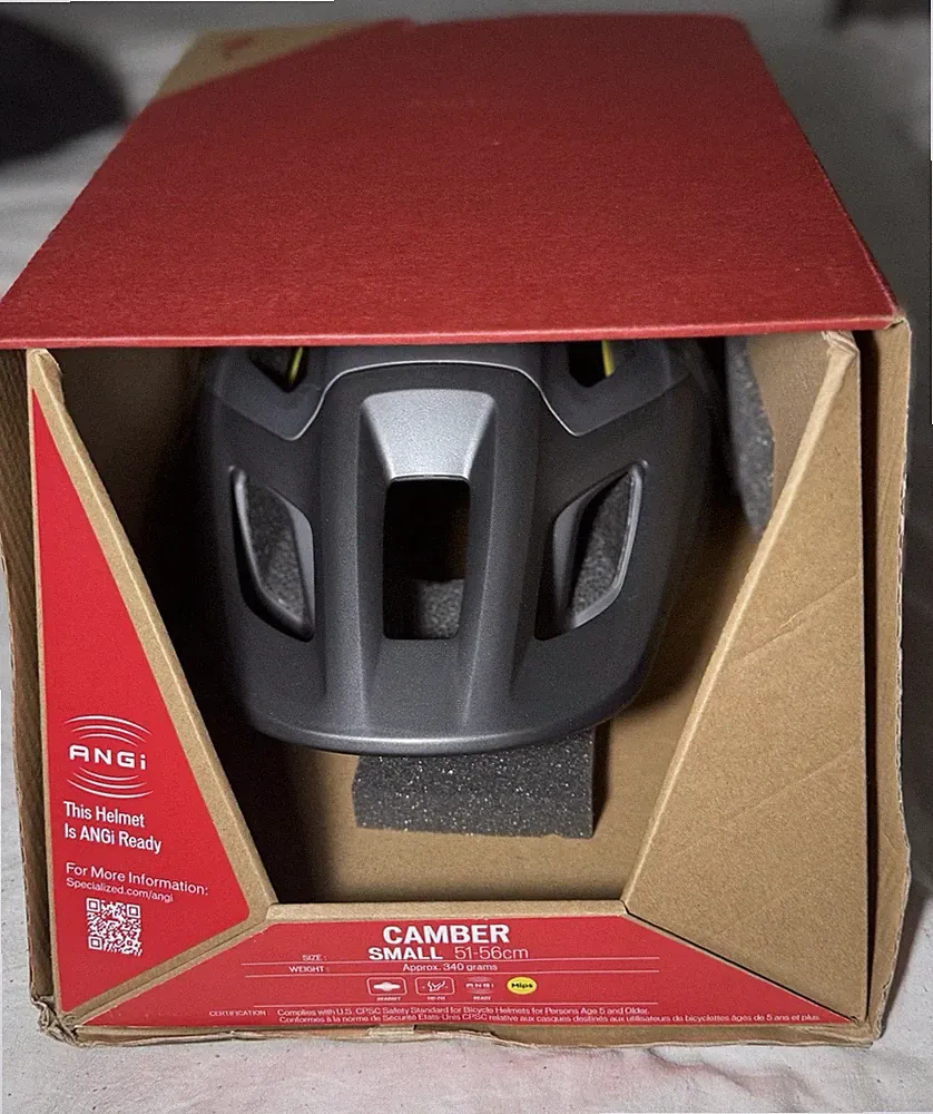 Specialized mountain bike helmet designed for trail and cross-country riding/ S