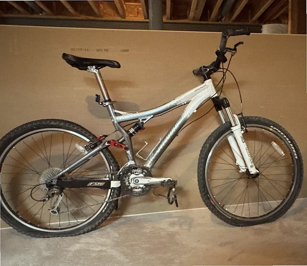 Specialized Myka Full Suspension Mountain Bike 26in Silver White Aluminum