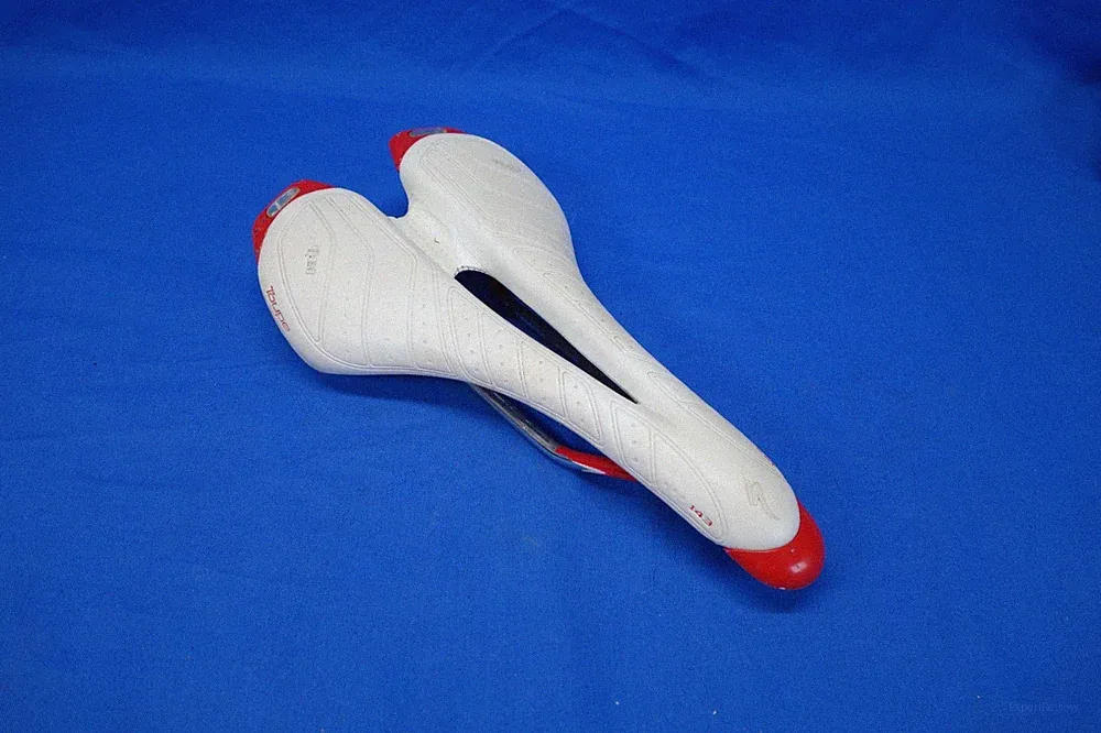 Specialized Toupe 143mm Width Bike Saddle, Bicycle Seat, Titanium Ti Rails