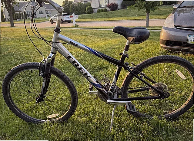 Trek Navigator 150 Scheels Special Edition Comfort Bike – Light Use - Pick Up IA
